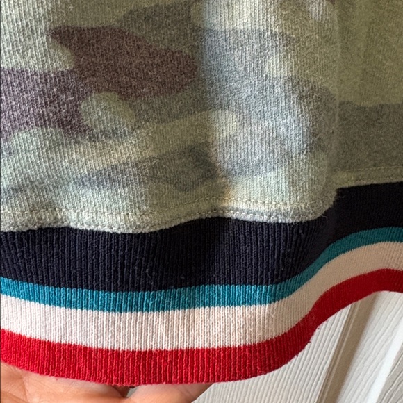 SOL Angeles EUC Woman’s Camo Sweatshirt with Red, White and Blue trim size XS - Picture 4 of 6